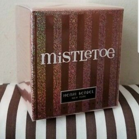 Mistletoe Signature Henri Bendel Luxury Candle - Picture 2 of 4